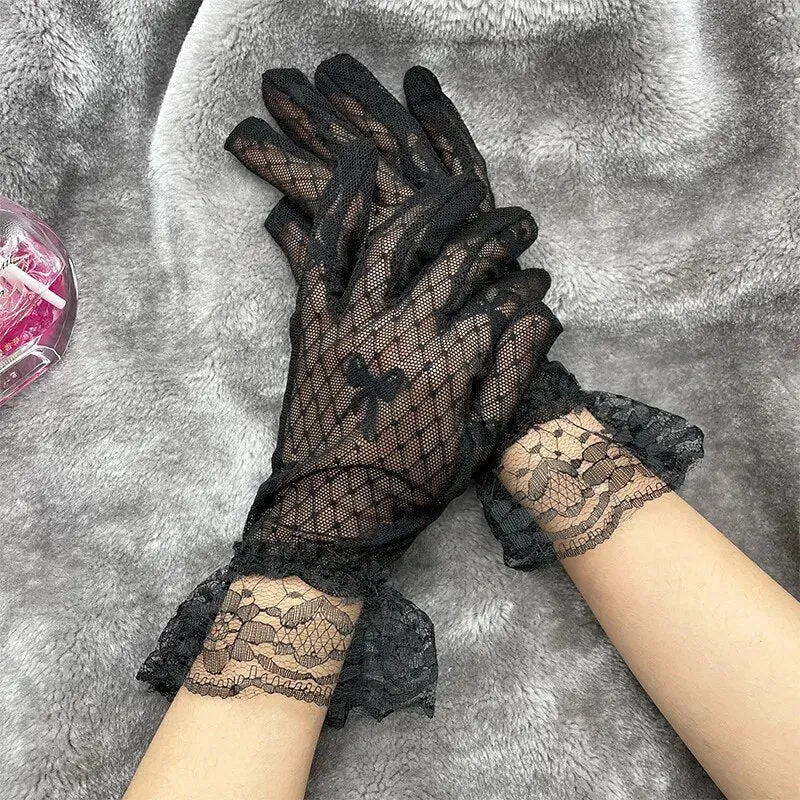 Feminine Vintage Lacey Gloves