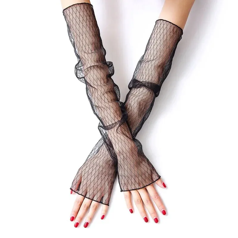 Feminine Vintage Lacey Gloves