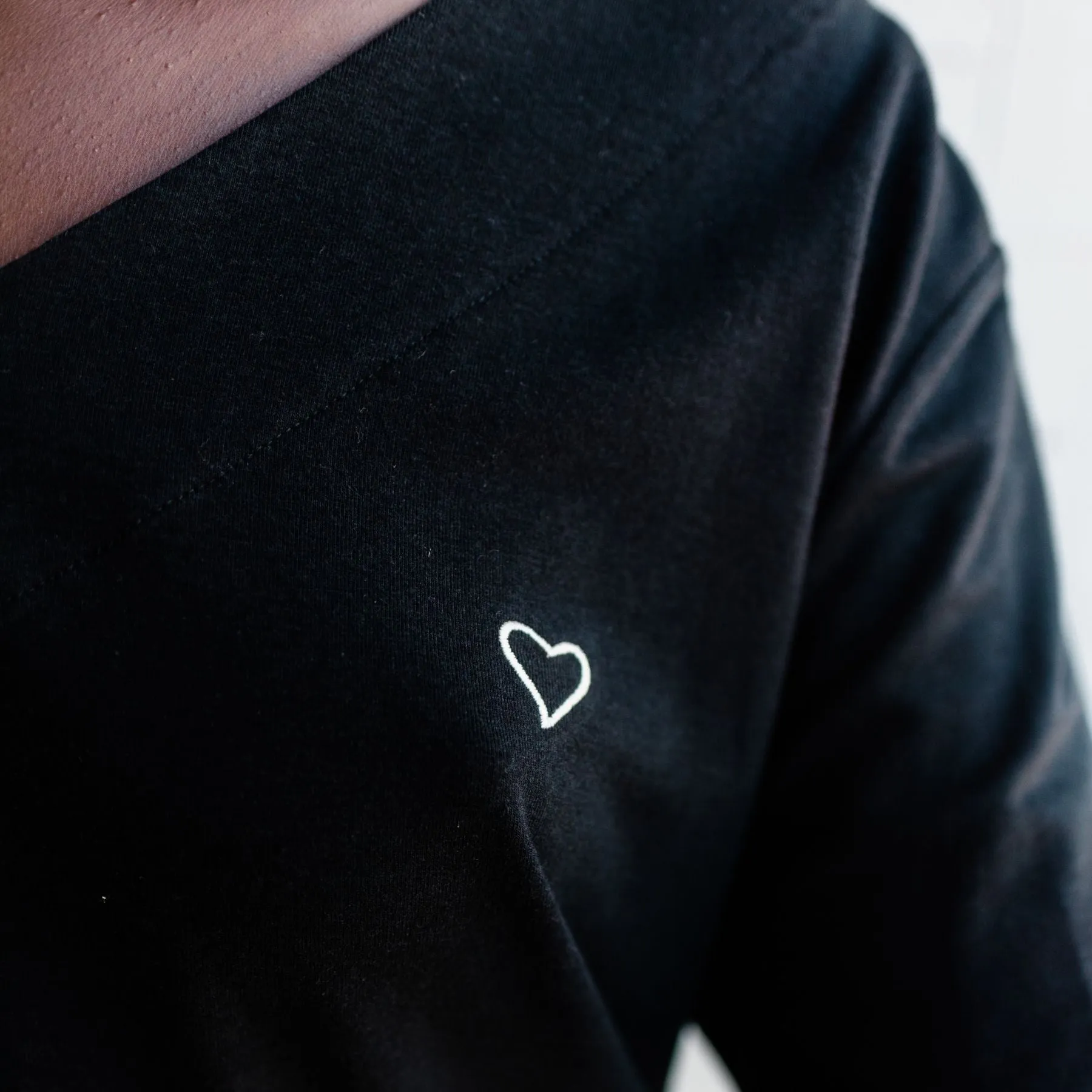 Jamie V-Neck Sleep Top | Black with Heart